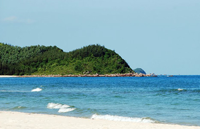 Bãi tắm đảo Ngọc Vừng - Vịnh Hạ Long