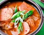 Du lịch Thái Lan học làm canh kim chi thịt hộp