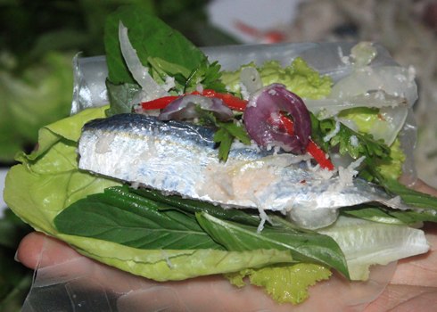Gỏi cá trích - Món ăn dân dã phổ biến của Phú Quốc