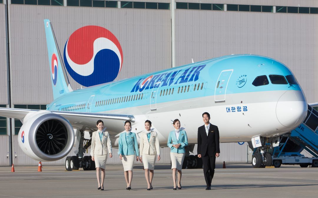 Máy bay và tiếp viên của hãng hàng không Korean Air
